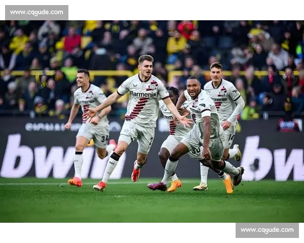 欧冠球队进攻与防守对比分析 探究各队攻防体系与战术差异