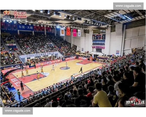 激烈对决再现赛场，篮球赛事比分悬念不断引爆观众热情